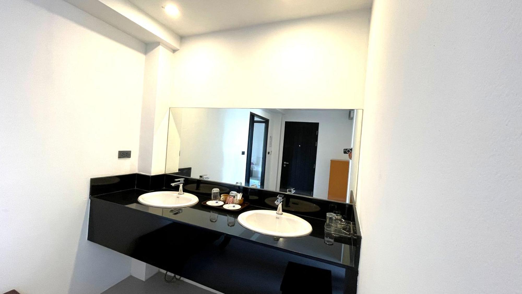 Rockstar Beach Apartments Strand Bang Rak Exterior foto